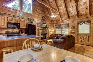Cabane, 1 chambre | Restauration dans la chambre