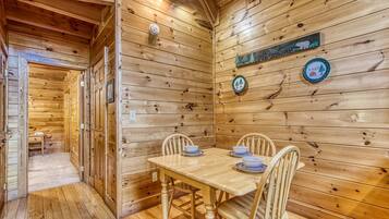 Cabin, 1 Bedroom | In-room dining