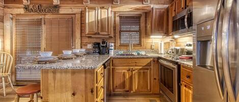 Cabin, 2 Bedrooms | Private kitchen | Fridge, oven, coffee/tea maker, toaster
