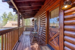 Cabin, 2 Bedrooms | Property grounds