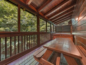Cabin, 5 Bedrooms | Outdoor dining - Er309- George's- Great Location- Close To Town 5 Bedroom Cabin by RedAwning (Pigeon Forge)