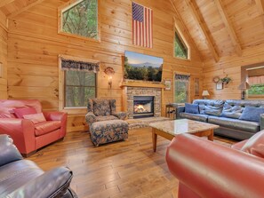 Cabin, 5 Bedrooms | Living area | Smart TV - Er309- George's- Great Location- Close To Town 5 Bedroom Cabin by RedAwning (Pigeon Forge)