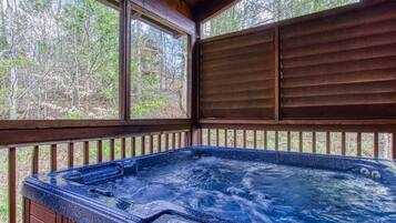 Cabana, 5 quartos | Banheira de hidromassagem particular