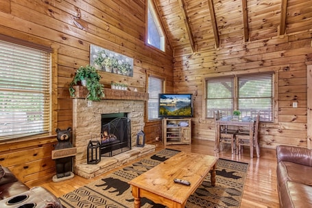 Cabin, 1 Bedroom | Living area