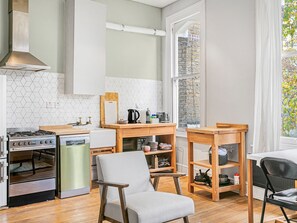 Kühlschrank, Ofen, Geschirrspüler, Toaster
