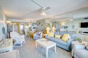 Living area - 446 El Matador 2 Bedroom Condo by RedAwning (Fort Walton Beach)