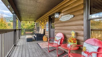 Cabin, 2 Bedrooms | Property grounds