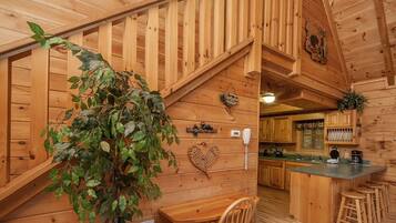Kabin, 2 kamar tidur | Dapur pribadi | Lemari es, oven, mesin pembuat kopi/teh, dan pemanggang roti