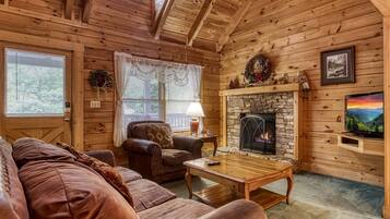 Cabin, 2 Bedrooms | Living room