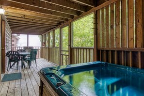 Cabane, 2 chambres | Bain à remous privé
