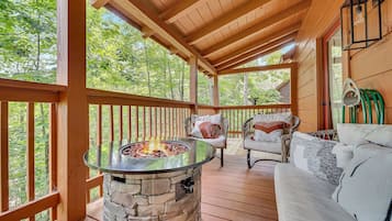 Cabin, 2 Bedrooms | Terrace/patio