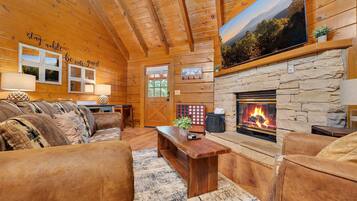 Cabin, 2 Bedrooms | Living area | Smart TV