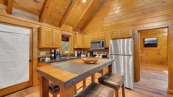 Cabin, 2 Bedrooms | Private kitchen | Fridge, oven, coffee/tea maker, toaster
