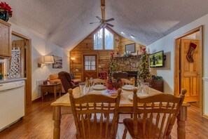 Cabin, 2 Bedrooms | Dining