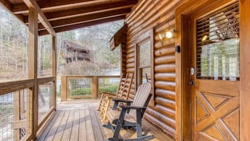 Cabin, 2 Bedrooms | Property grounds