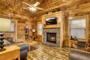 Living area - Er206 - Mountain Rendezvous Great Location - Close To Town! 1 Bedroom Cabin by RedAwning (Pigeon Forge)