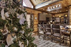 Cabane, 3 chambres | Restauration