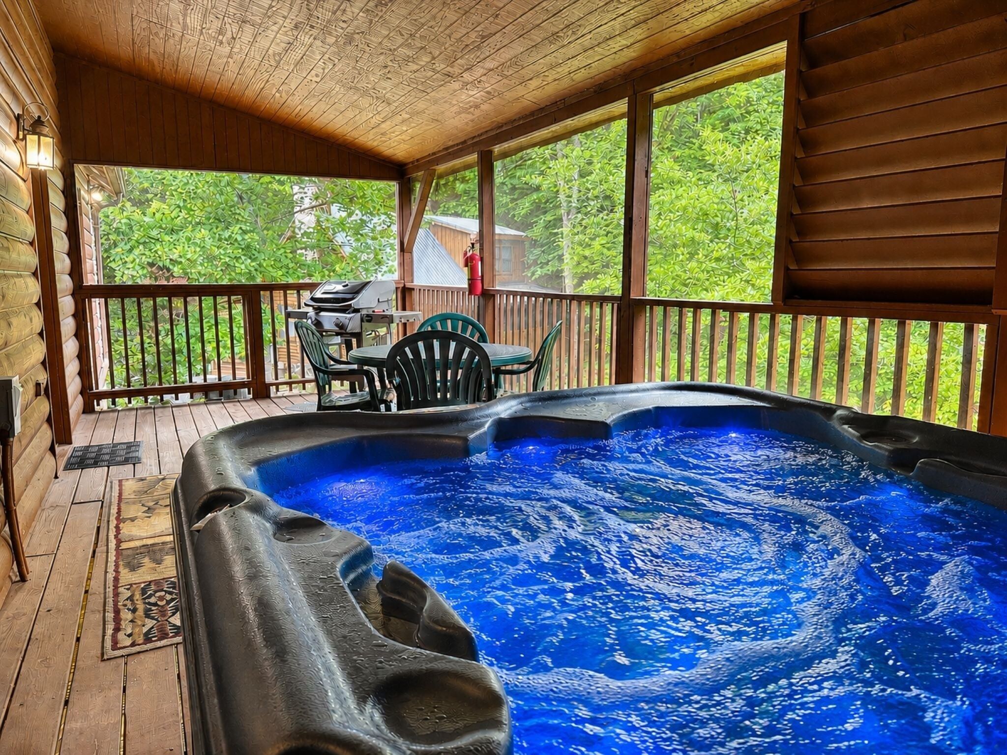 Cabane, 2 chambres | Bain à remous extérieur