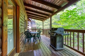 Cabin, 2 Bedrooms | BBQ/picnic Area