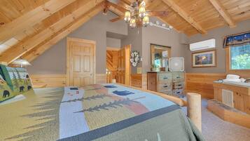 Cabin, 5 Bedrooms | 5 bedrooms, free WiFi