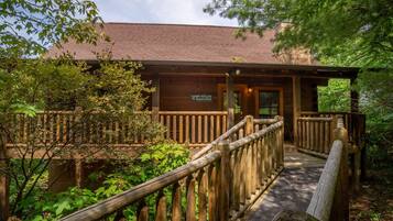 Cabin, 2 Bedrooms | Exterior