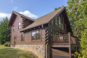 Cabin, 3 Bedrooms | Property grounds - Er1 - Smoky Mountain Escape Great Location - Close To Town! 3 Bedroom Cabin by RedAwning (Pigeon Forge)