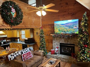 Living area - Er27- Bear Naked - Great Location- Close To Town 2 Bedroom Cabin by RedAwning (Pigeon Forge)