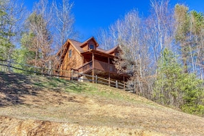 Exterior - Er27- Bear Naked - Great Location- Close To Town 2 Bedroom Cabin by RedAwning (Pigeon Forge)