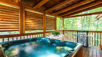 Cabin, 2 Bedrooms | Property grounds