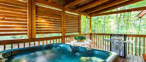 Cabin, 2 Bedrooms | Property grounds