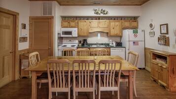 Cabaña, 4 habitaciones | Servicio a la habitación