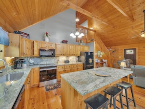 Cabin, 4 Bedrooms | Private kitchen - Er3 - Best Of Both Worlds -great Location-close To Town 4 Bedroom Cabin by RedAwning (Pigeon Forge)
