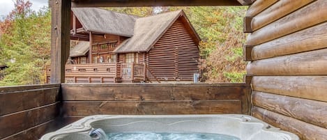 Cabin, 3 Bedrooms | Private spa tub