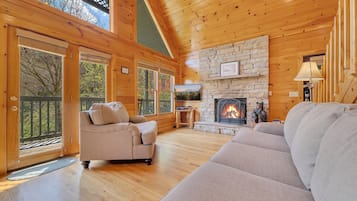 Cabin, 2 Bedrooms | Living area