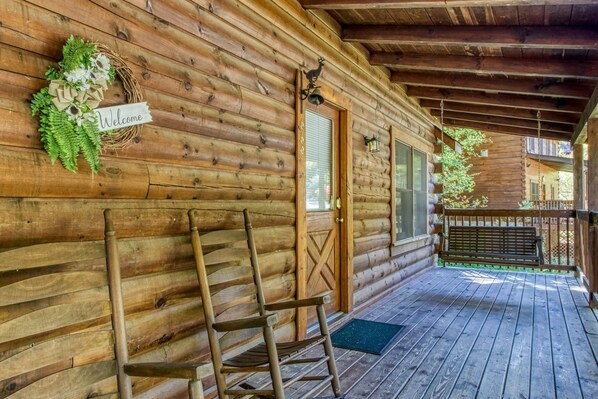 Exterior - Er204 - Dream Catcher Great Location! - Close To Town! 2 Bedroom Cabin by RedAwning (Pigeon Forge)