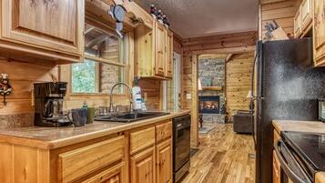 Fridge, oven, coffee/tea maker, toaster