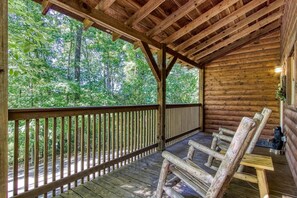 Cabin, 2 Bedrooms | Property grounds