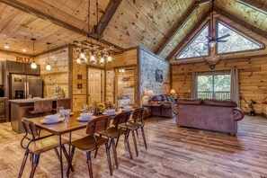 Cabin, 3 Bedrooms | Dining
