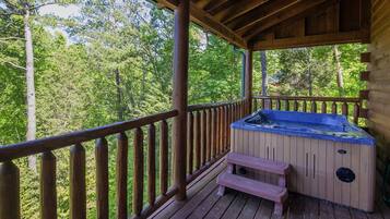 Cabin, 2 Bedrooms | Private spa tub