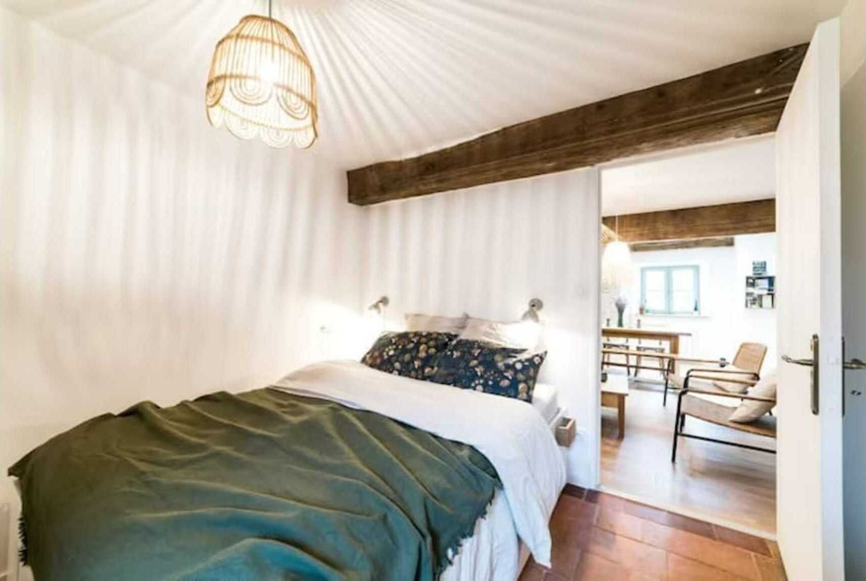 4 slaapkamers, een strijkplank/strijkijzer, gratis wifi