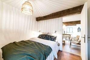 4 habitaciones, tabla de planchar con plancha y wifi gratis 