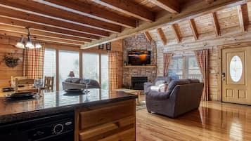 Hytte, 5 soverom | Eget kjøkken | Kjøleskap, ovn, kaffetrakter/tekoker og brødrister