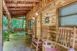 Cabin, 2 Bedrooms | Property grounds