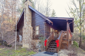 Exterior - Er38b - Grandma's Hideaway - Great Location! Close To Town 1 Bedroom Cabin by RedAwning (Pigeon Forge)