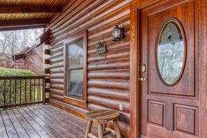 Cabin, 6 Bedrooms | Exterior