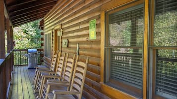 Cabin, 1 Bedroom | BBQ/picnic Area