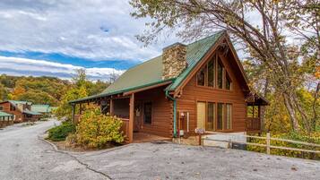 Cabin, 5 Bedrooms | Exterior