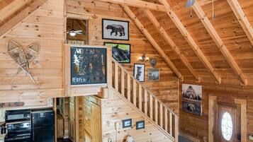 Cabin, 6 Bedrooms | Interior