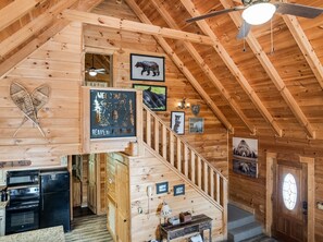 Cabin, 6 Bedrooms | Interior