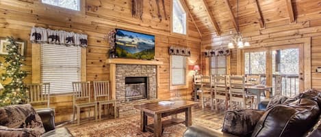 Cabin, 6 Bedrooms | Living area